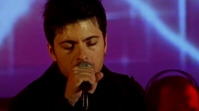 Toše Proeski s mikrofonom