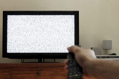 Paljenje televizora daljinskim