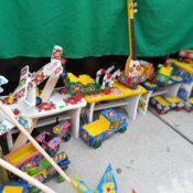 Marija Kumić iz sela Laz nadomak Marije Bistrice proizvodi drvene igračke koje prodaje u Splitu.