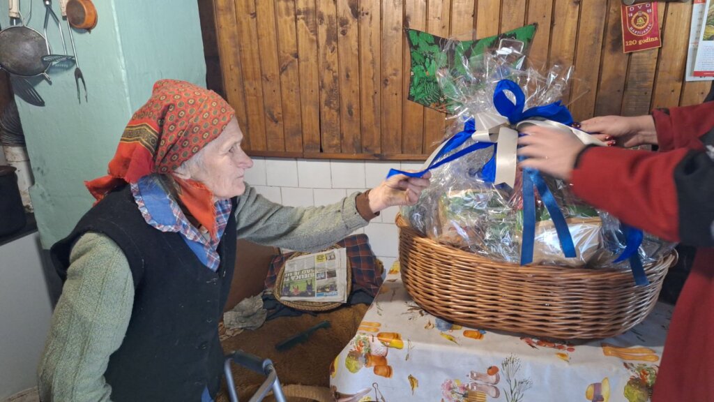 Baki Milki stigao poklon od Milanovića | Crveni križ