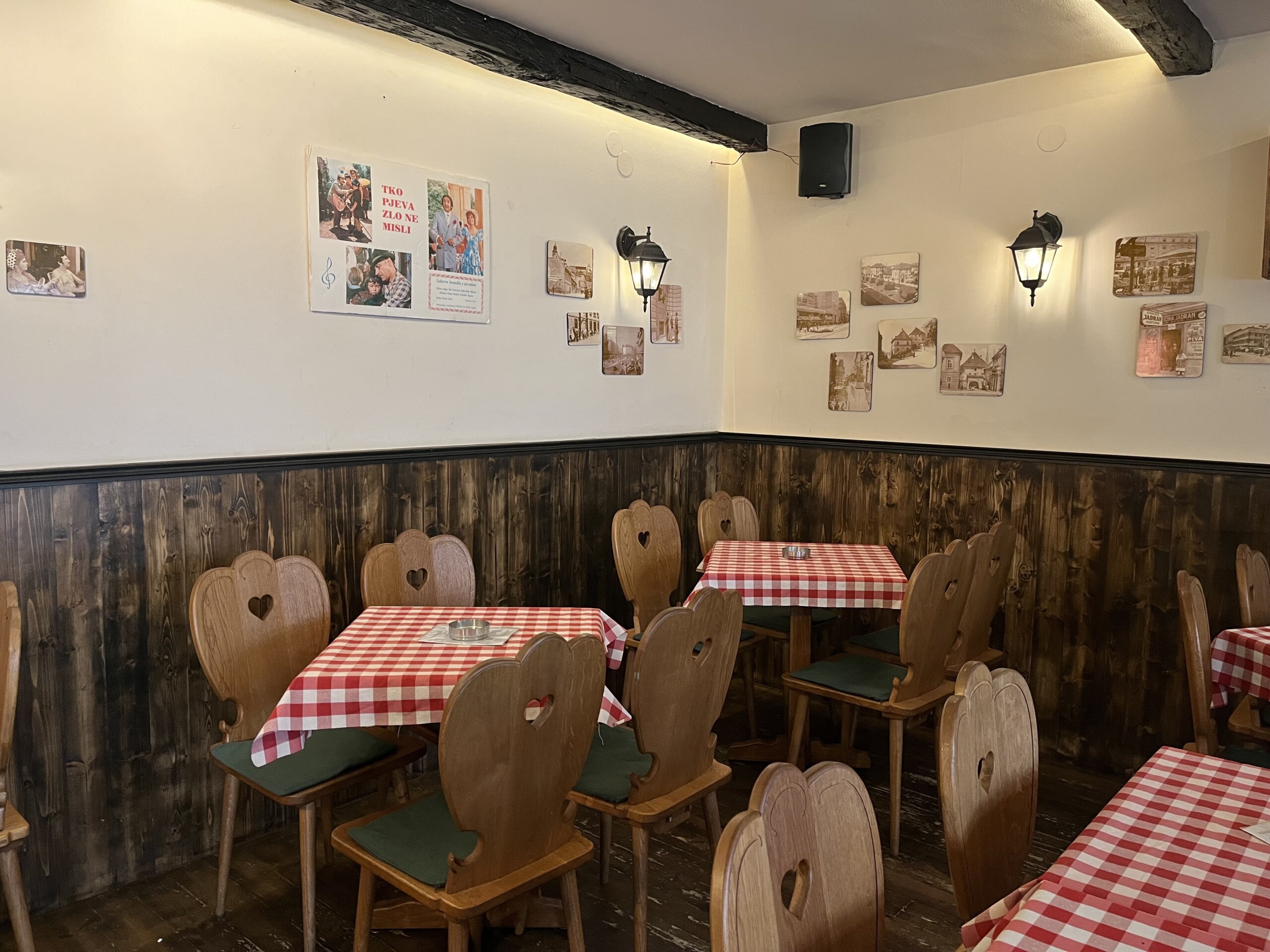 Unutrašnjost gostionice