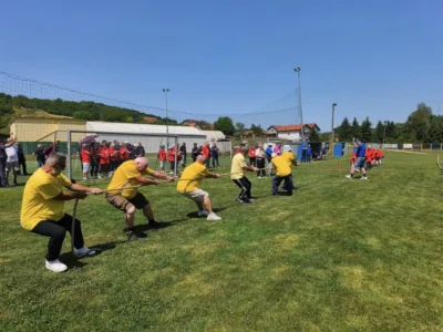 Umirovljenici se natječu u povlačenju užeta