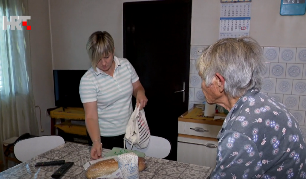 Gerontodomaćica i umirovljenica