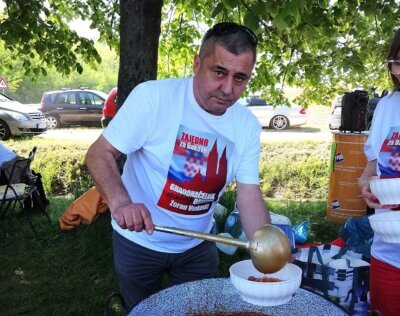 Zoran Vinković dikeli grah za Praznik rada | Foto: Zoran Vinković FB