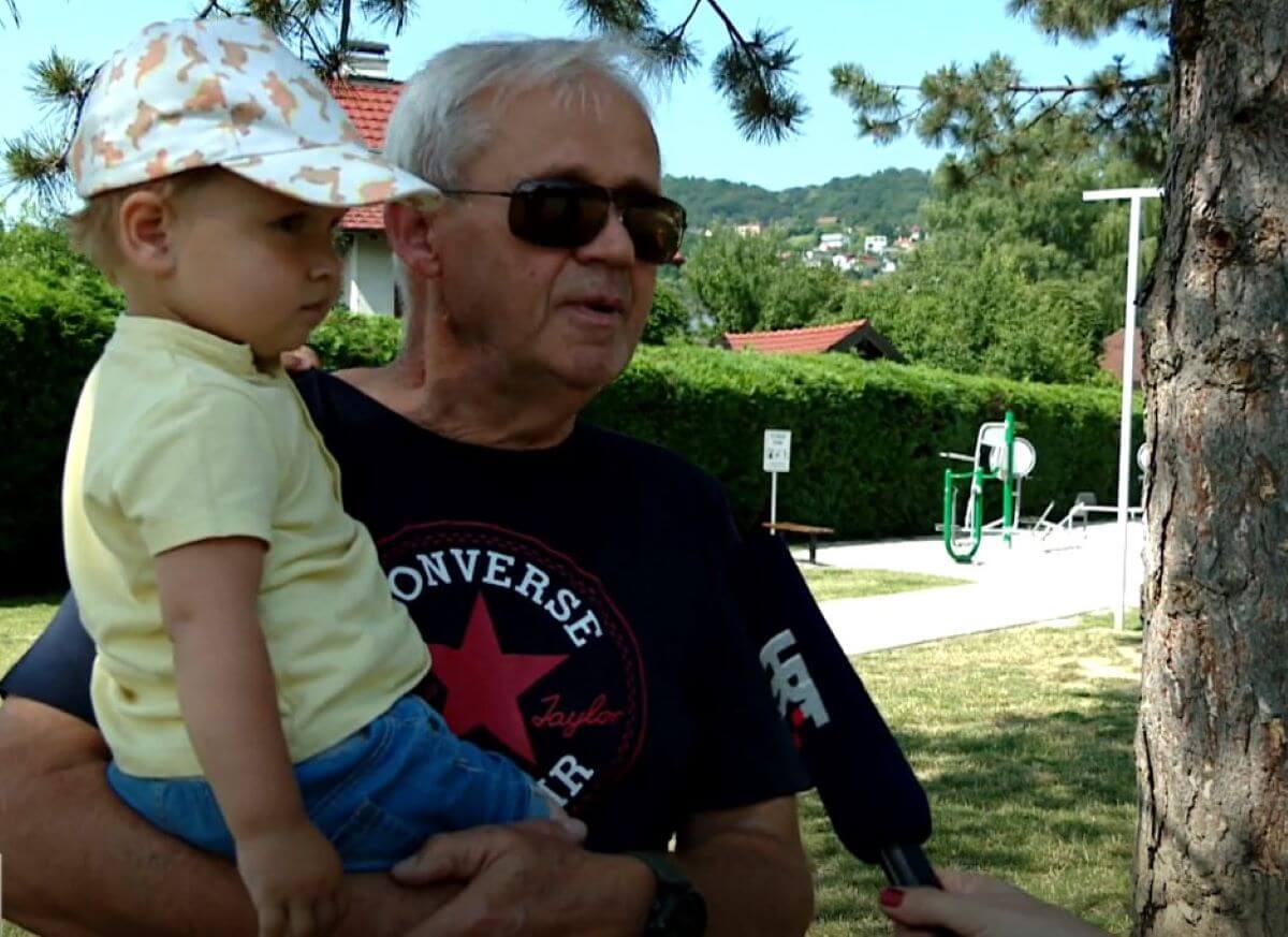 Dubravka i Alojz čuvaju unuka u Samoboru koji daje 360 eura | Snimak zaslona HRT