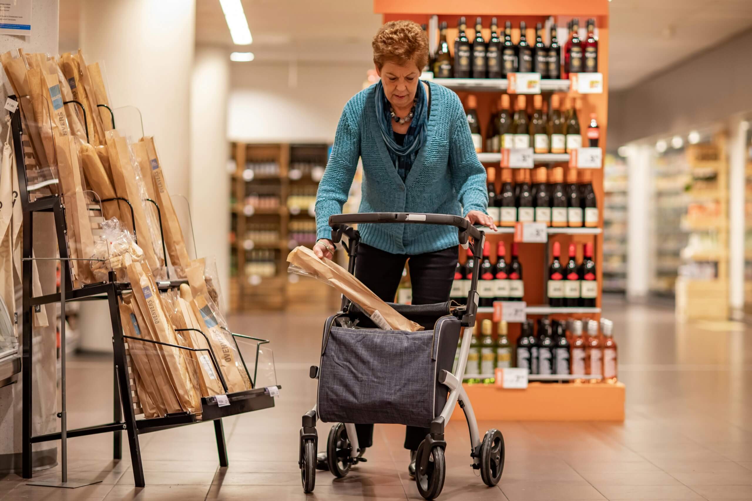 Umirovljenica u trgovini