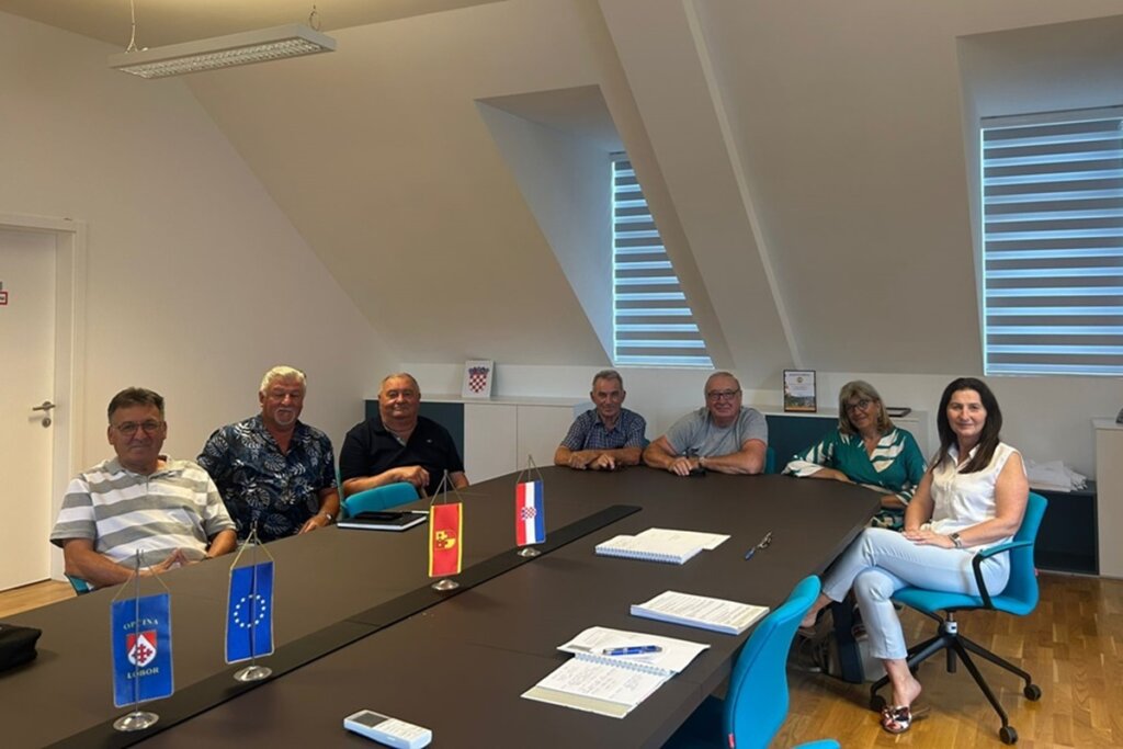 Udruga umirovljenika Lobor