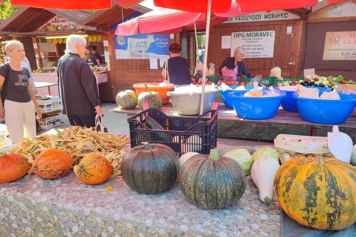 buče i mahune na tržnici Kvatrić