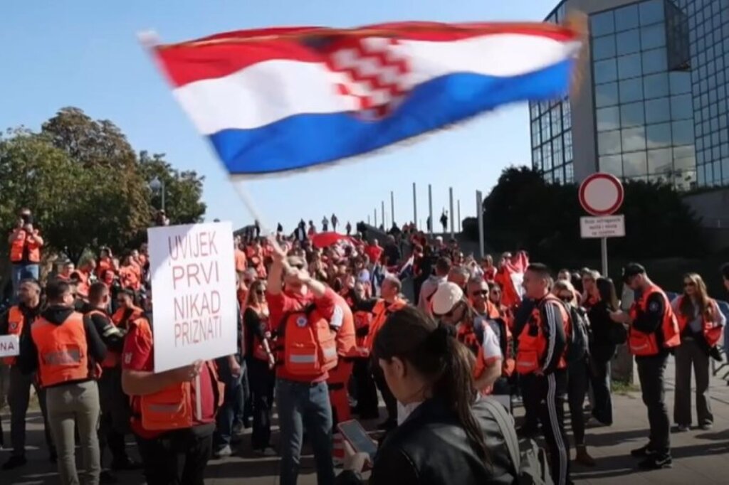 Prosvjed djelatnika Hitne pomoći | Snimak zaslona/ 24 sata