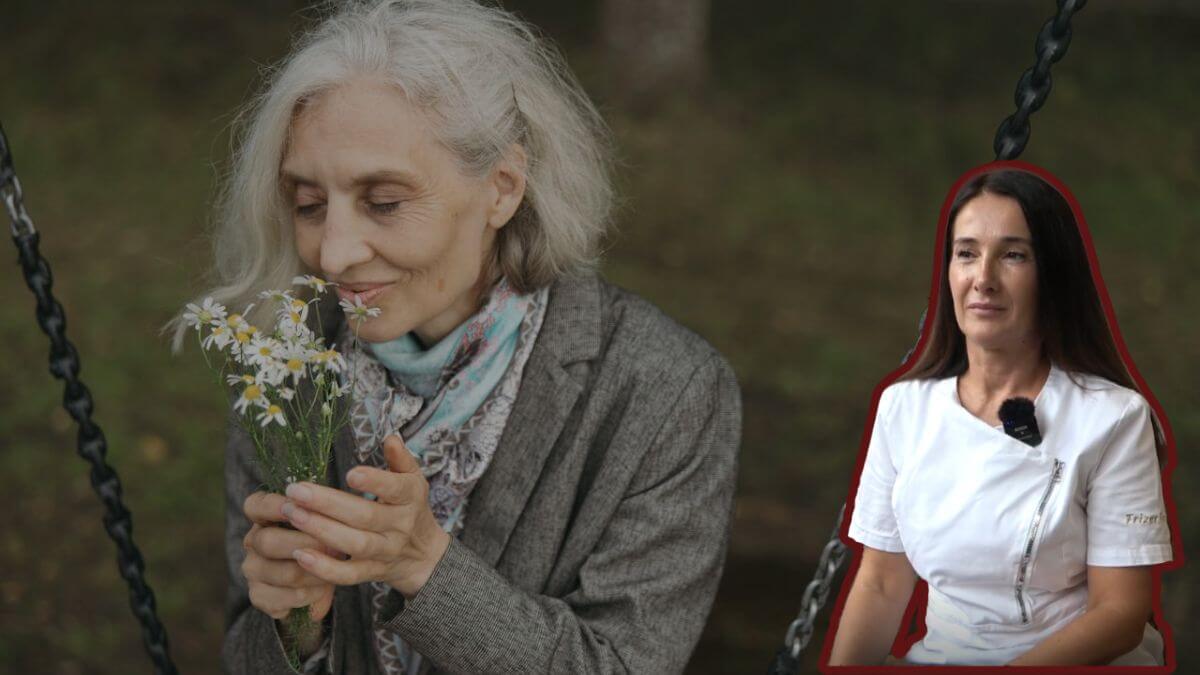 žena sa sijedom oso na ljuljčaki miriši buket ivančica