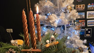 Prva adventska svijeća