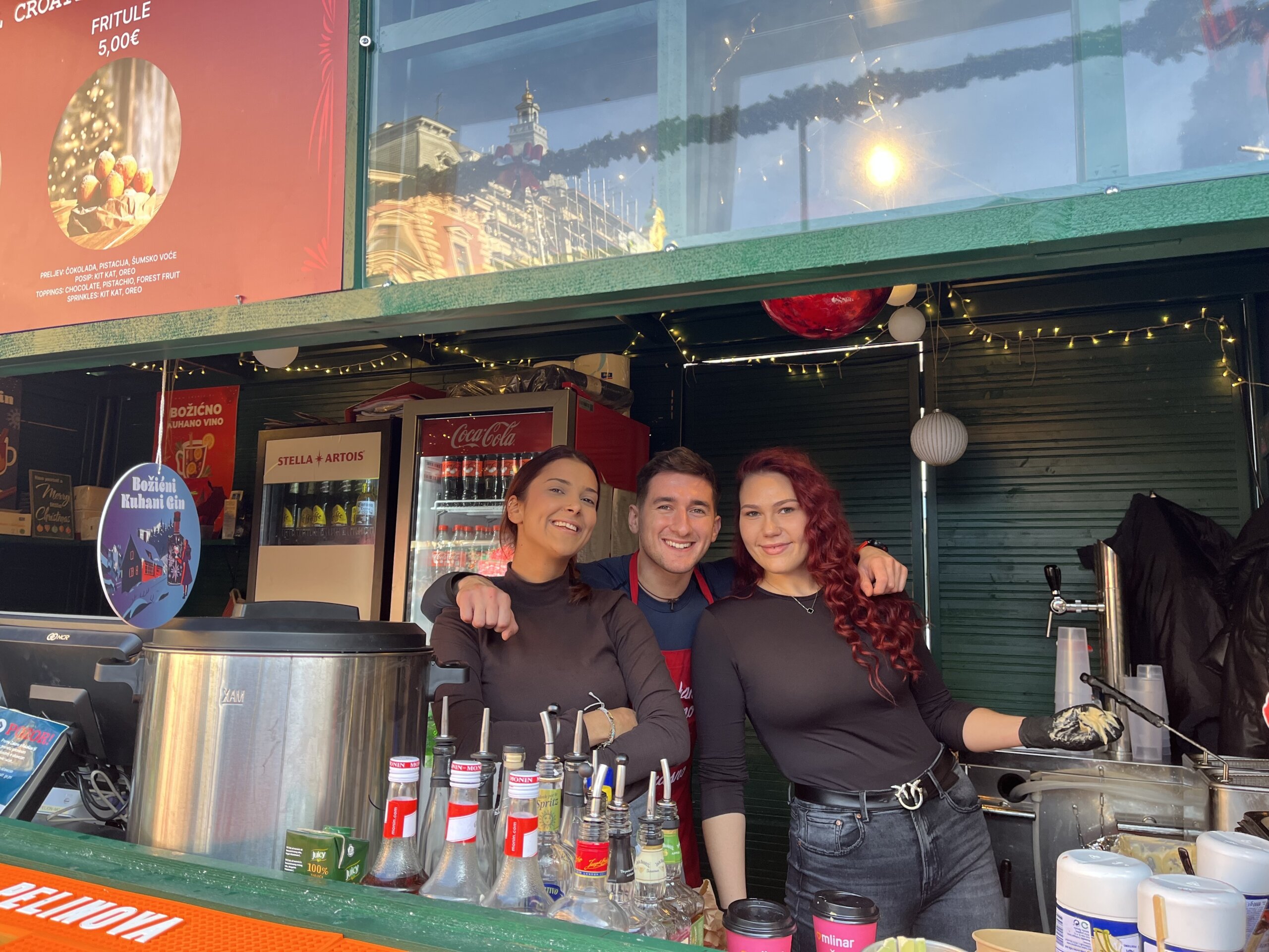 Prodavačica Zlata s kolegama