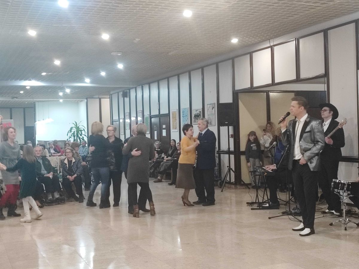 dom za starije peščenica