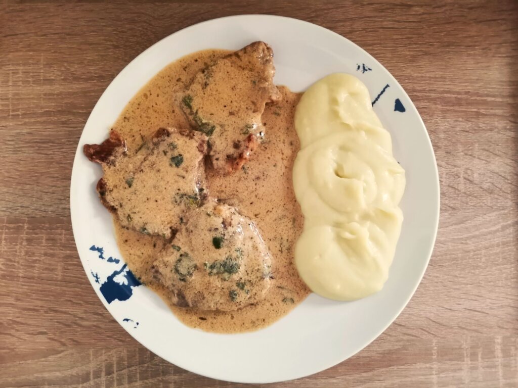 Šnicle u umaku s pureom od karfiola | Mirovina.hr